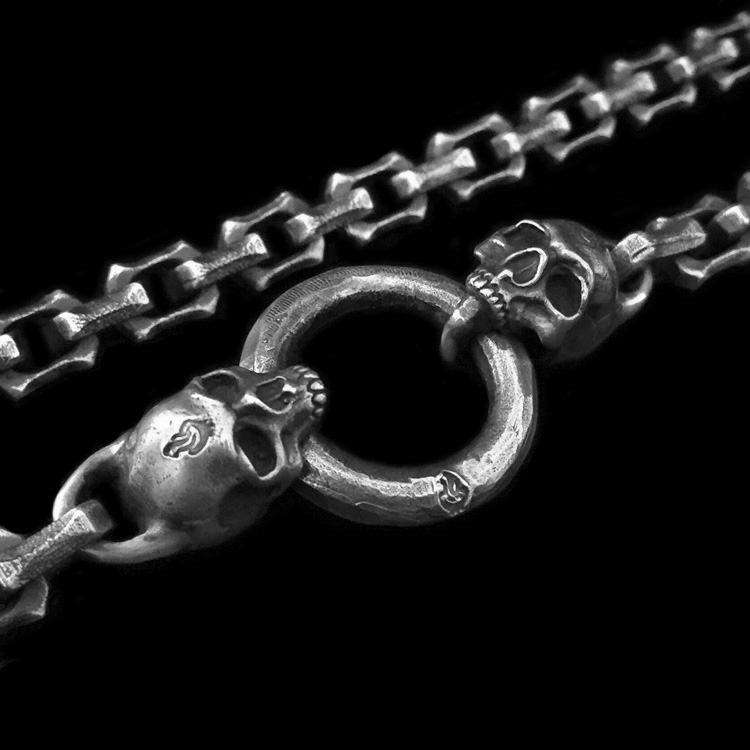 Double Skull Necklace Unleashing Your Inner Edge with an Iconic Symbol