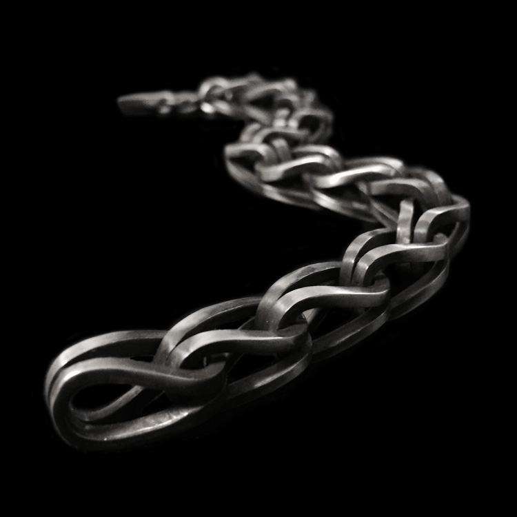 Dromi Silver Chain Bracelet The Perfect Accessory for Every Occasion