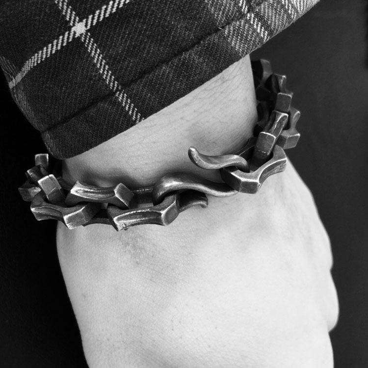 Mens Bracelet add a touch of modernity while retaining classic charm