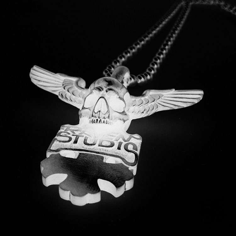 Wings of faith 925 silver Winged skull pendant SSP71