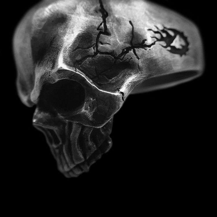 Evil Skull Rings – offering a symphony of dark elegance and symbolic depth