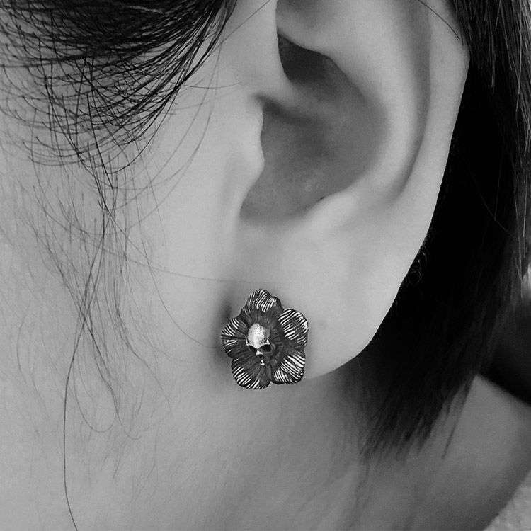 Poppy flower skull ear nail 925 sterling silver Poppy flower skull earring FCS23