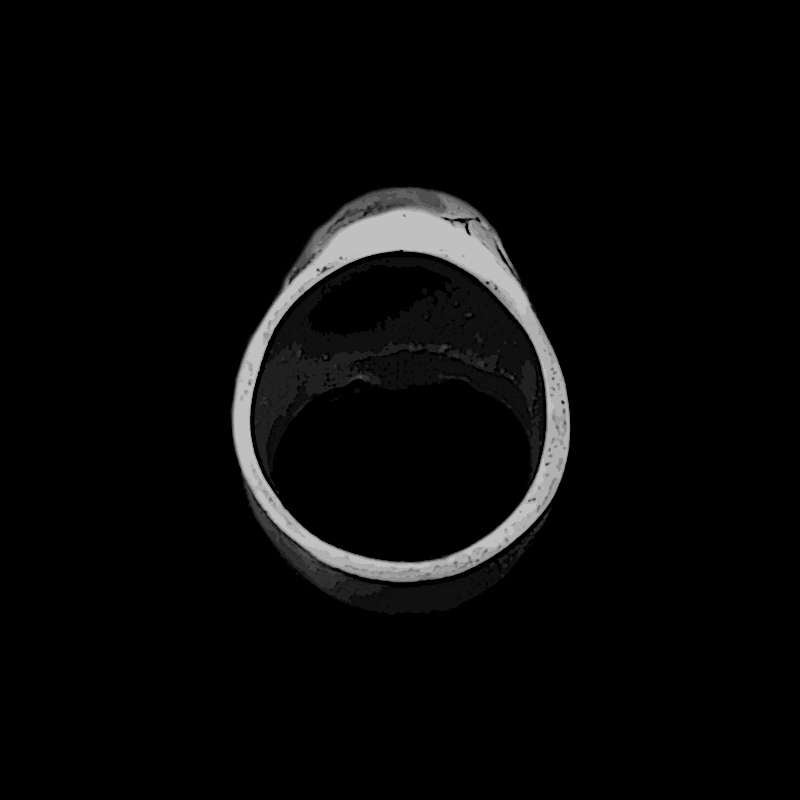 Angry punishment skull ring exudes Strength and Unyielding Style 