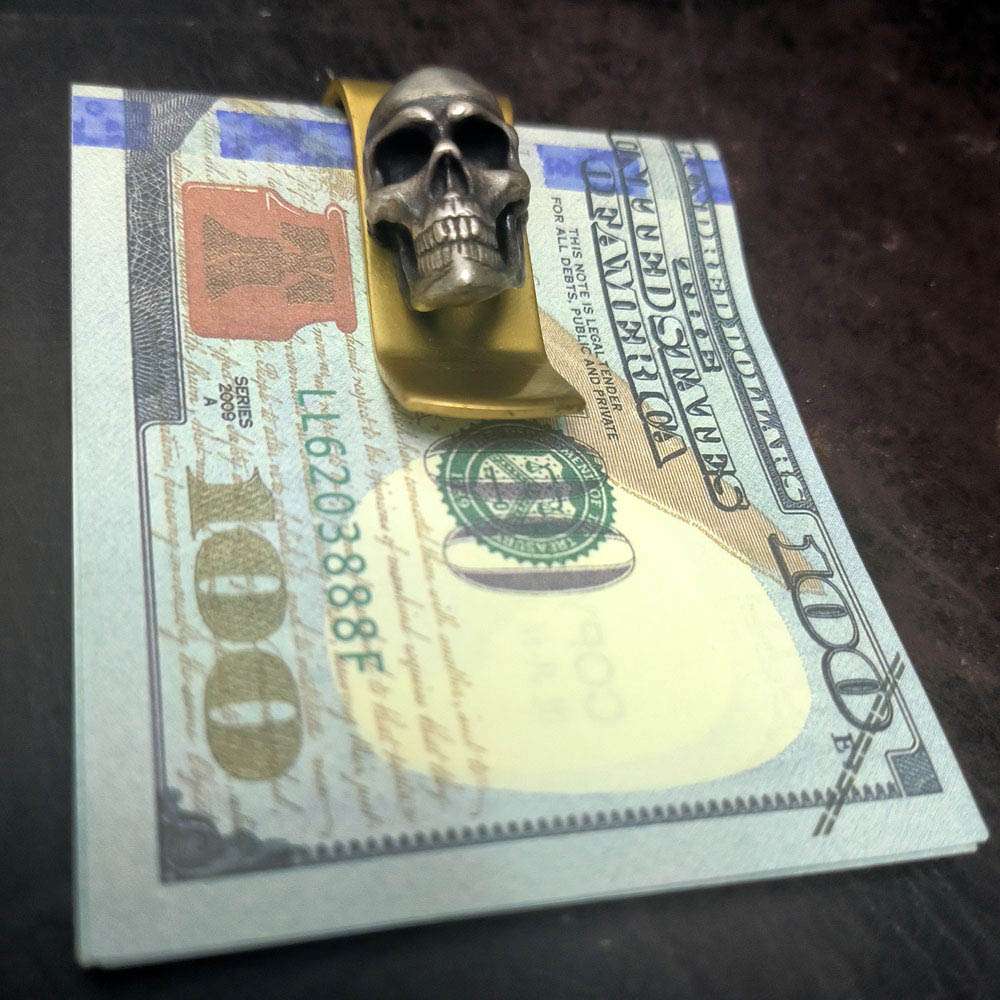 Skull money clip serves as a symbol of individuality and self-expression