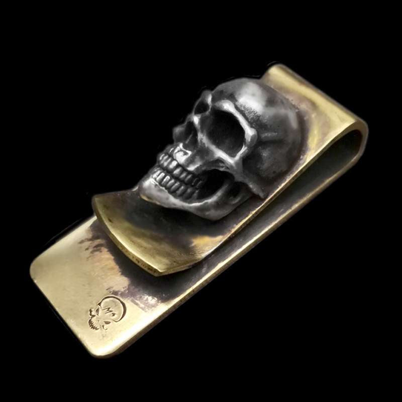 Skull money clip serves as a symbol of individuality and self-expression