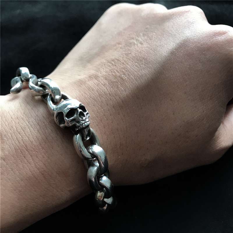 SKULL REIGN S-Buckle Chain Bracelet with Detachable Silver Accents