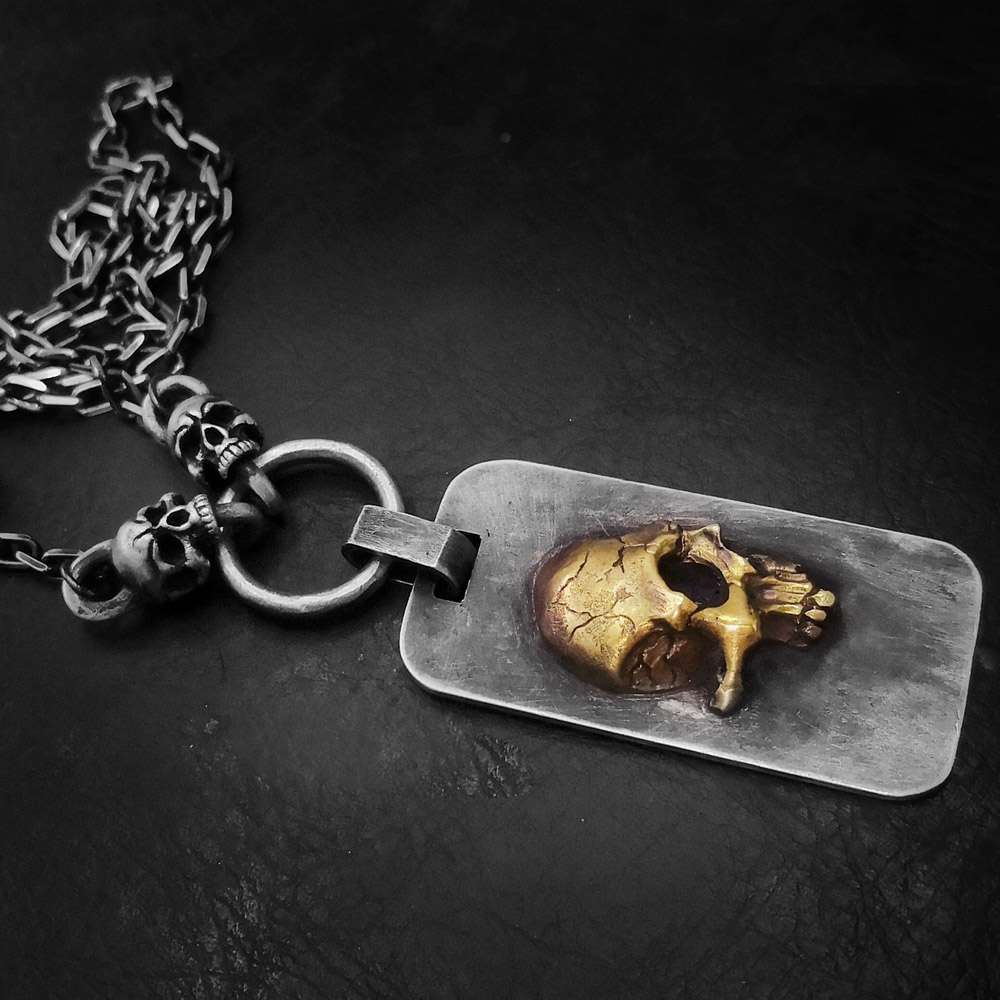 Half Face Skull Necklace A Symbol of Strength and Resilience