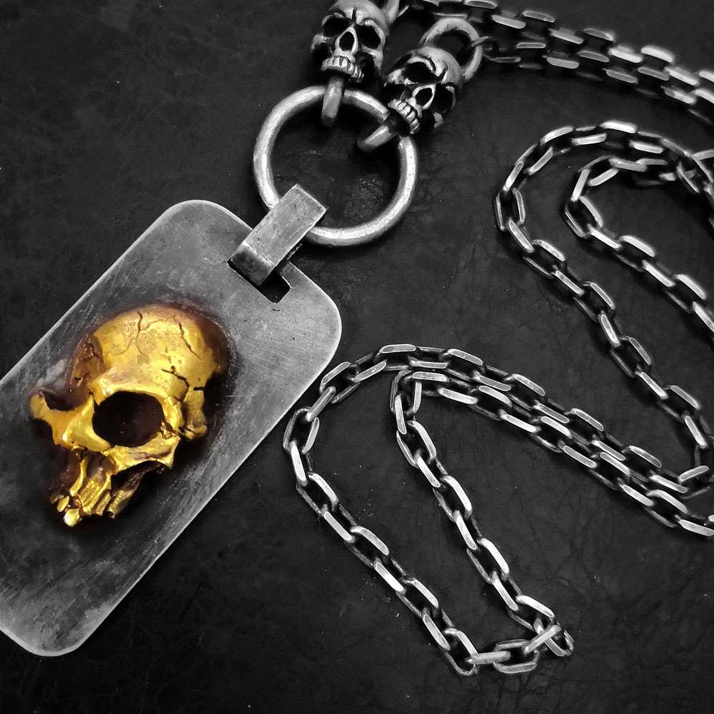 Half Face Skull Necklace A Symbol of Strength and Resilience