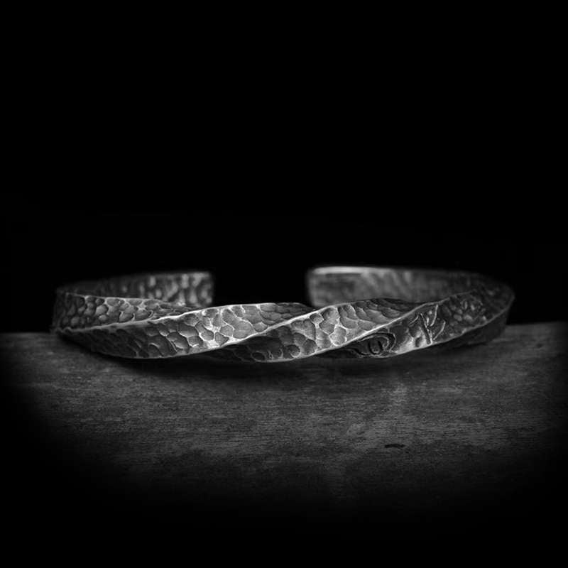 Viking Battle Bracelet – 999 Silver Hammered Mobius Bangle