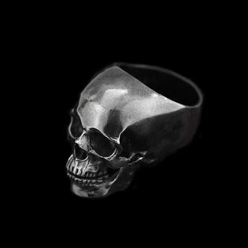 Male skull rings for men speak volumes about individuality