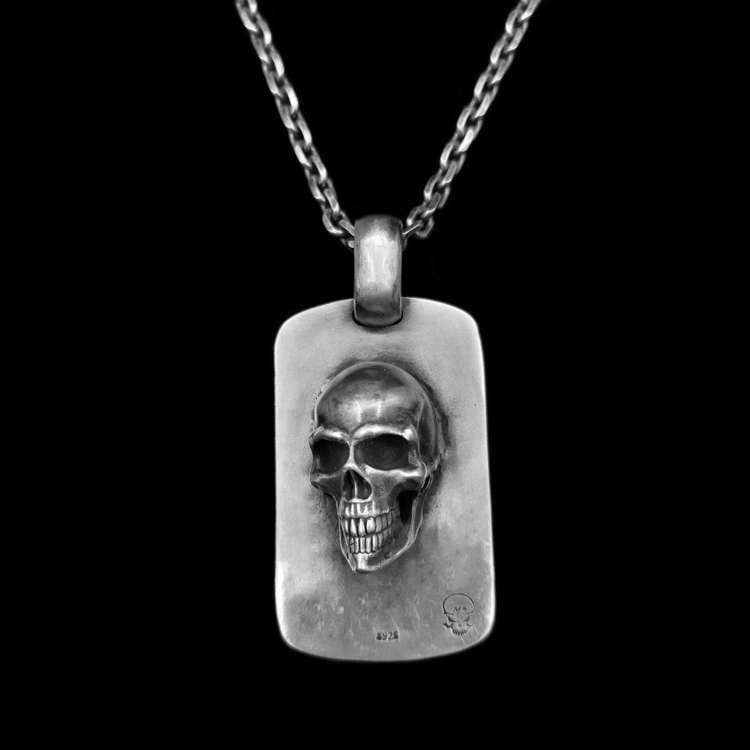 Domineering Skull Necklace Pendant A Perfect Accessory for Tough Guys