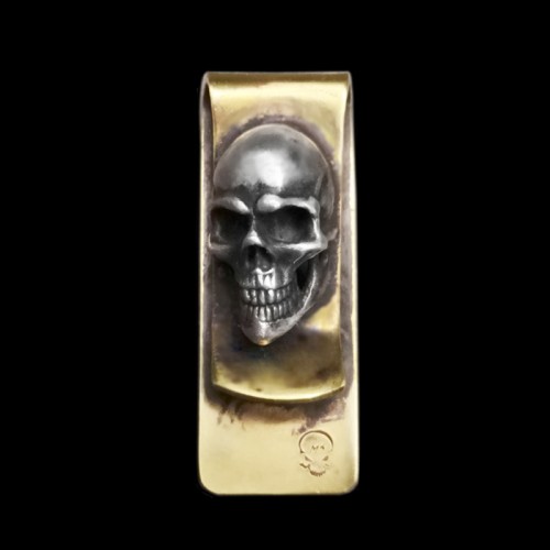 Skull money clip serves as a symbol of individuality and self-expression