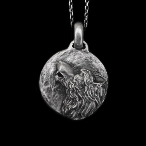 Wolf head Pendant 925 Silver Full moon night wolf howling Pendant SSP181