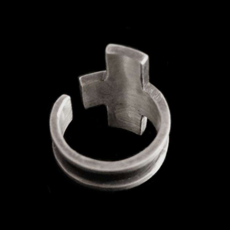 Cross Open Rings synonymous with refined and timeless sense of style - Image 3