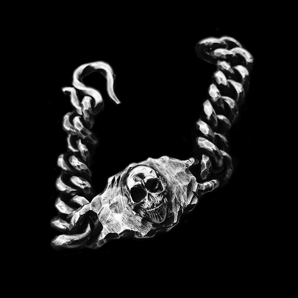 Mens Skull Bracelet is Ultimate Accessory for Bold Style - Image 3