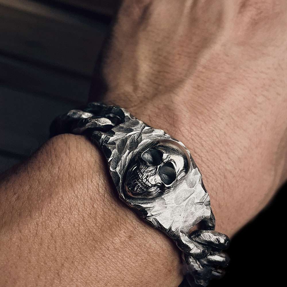Mens Skull Bracelet is Ultimate Accessory for Bold Style - Image 9
