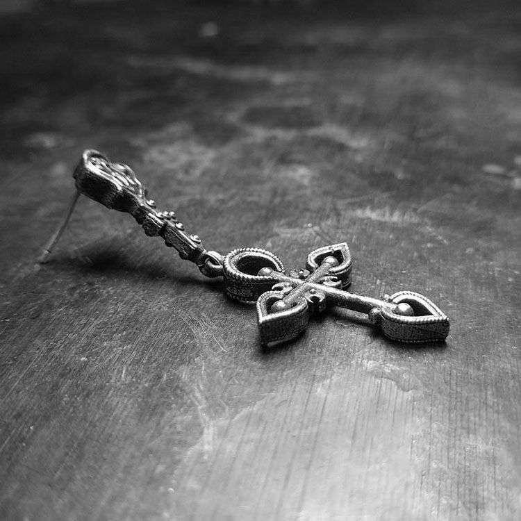 Saint cross earbob 925 Sterling Silver skull cross earring FCS16