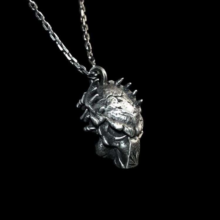 Predator Necklace - 925 Silver Fashion Statement for Sci-Fi Enthusiasts