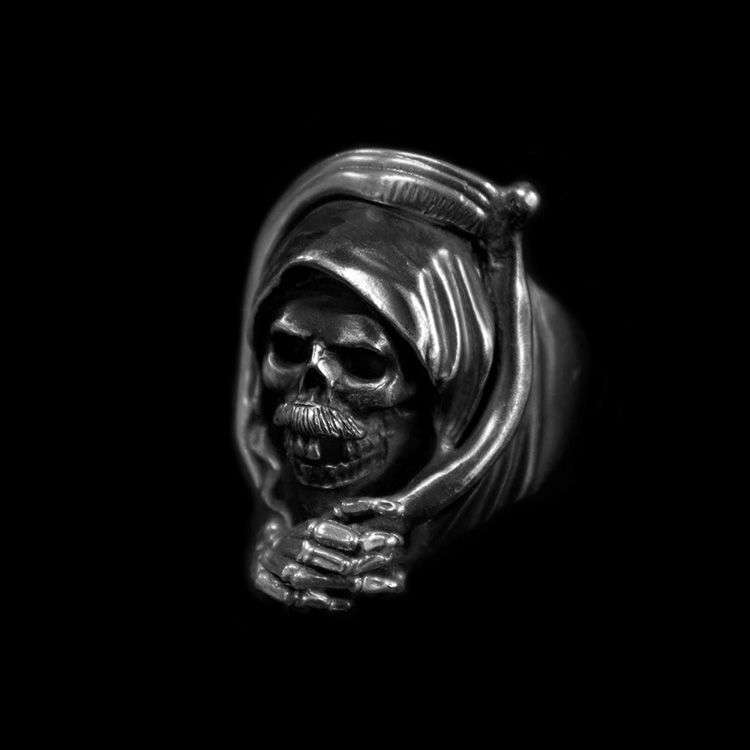 Grim reaper ring is the courage to face death
